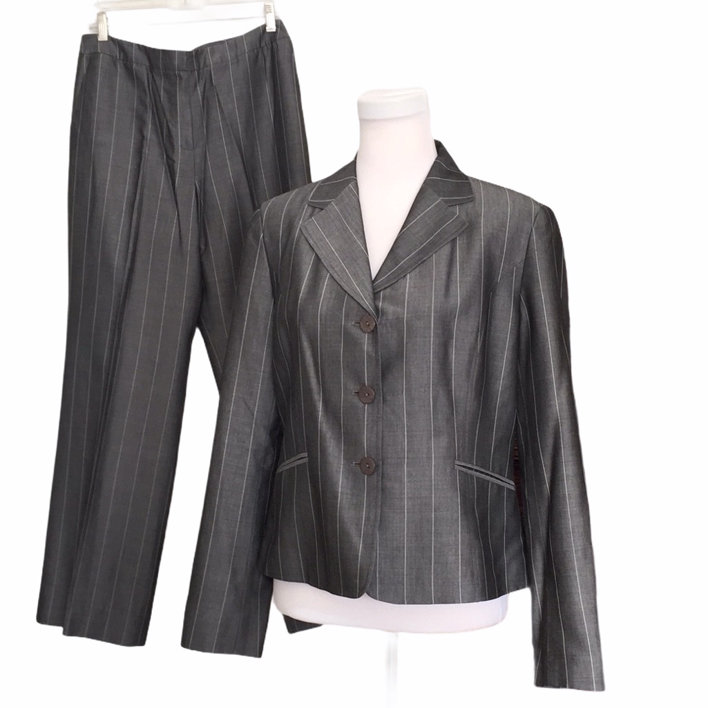 Talbots Italian Fabric Wool Mohair Blend Gray Pinstriped Pantsuit Made Japan